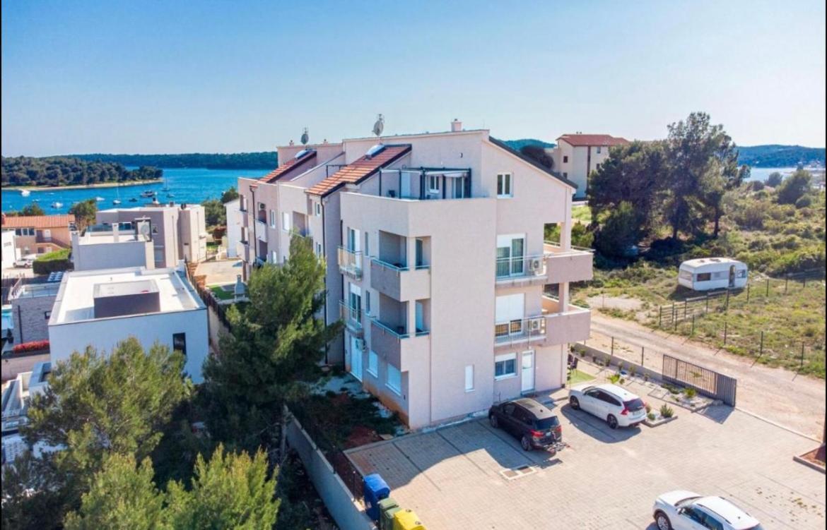 Apartman Yacht Medulin Exterior foto